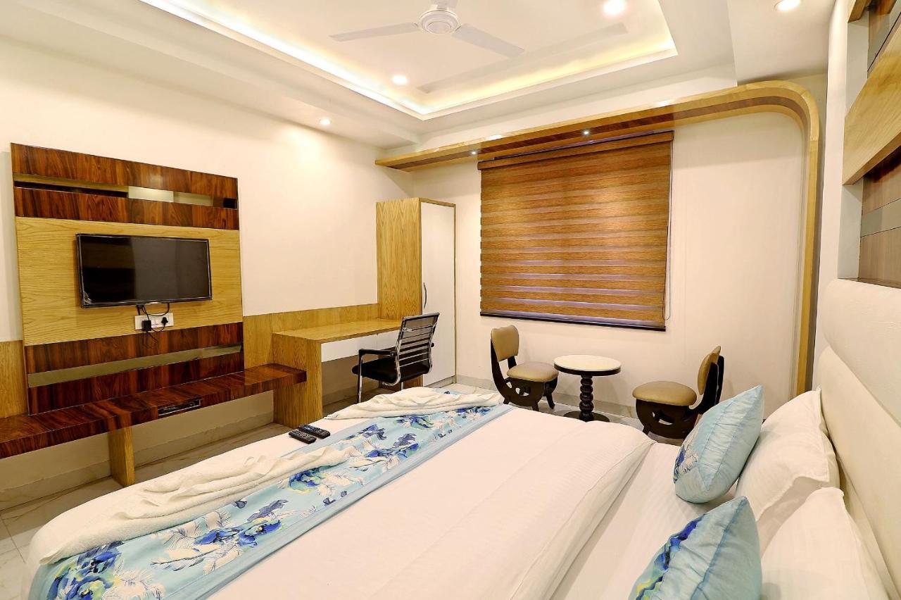 York Legacy -3 Minutes Walk From Railway Station 'the 5 Star Ambience' Newly Built New Delhi