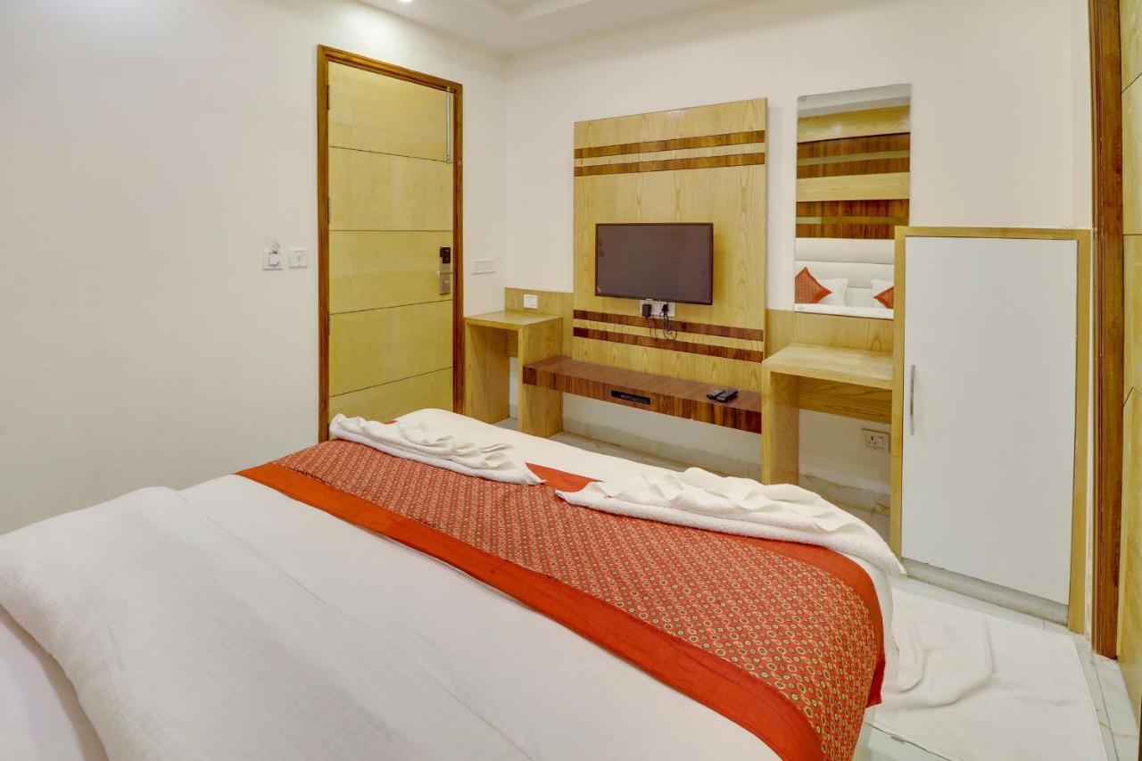 York Legacy -3 Minutes Walk From Railway Station 'the 5 Star Ambience' Newly Built Nova Deli