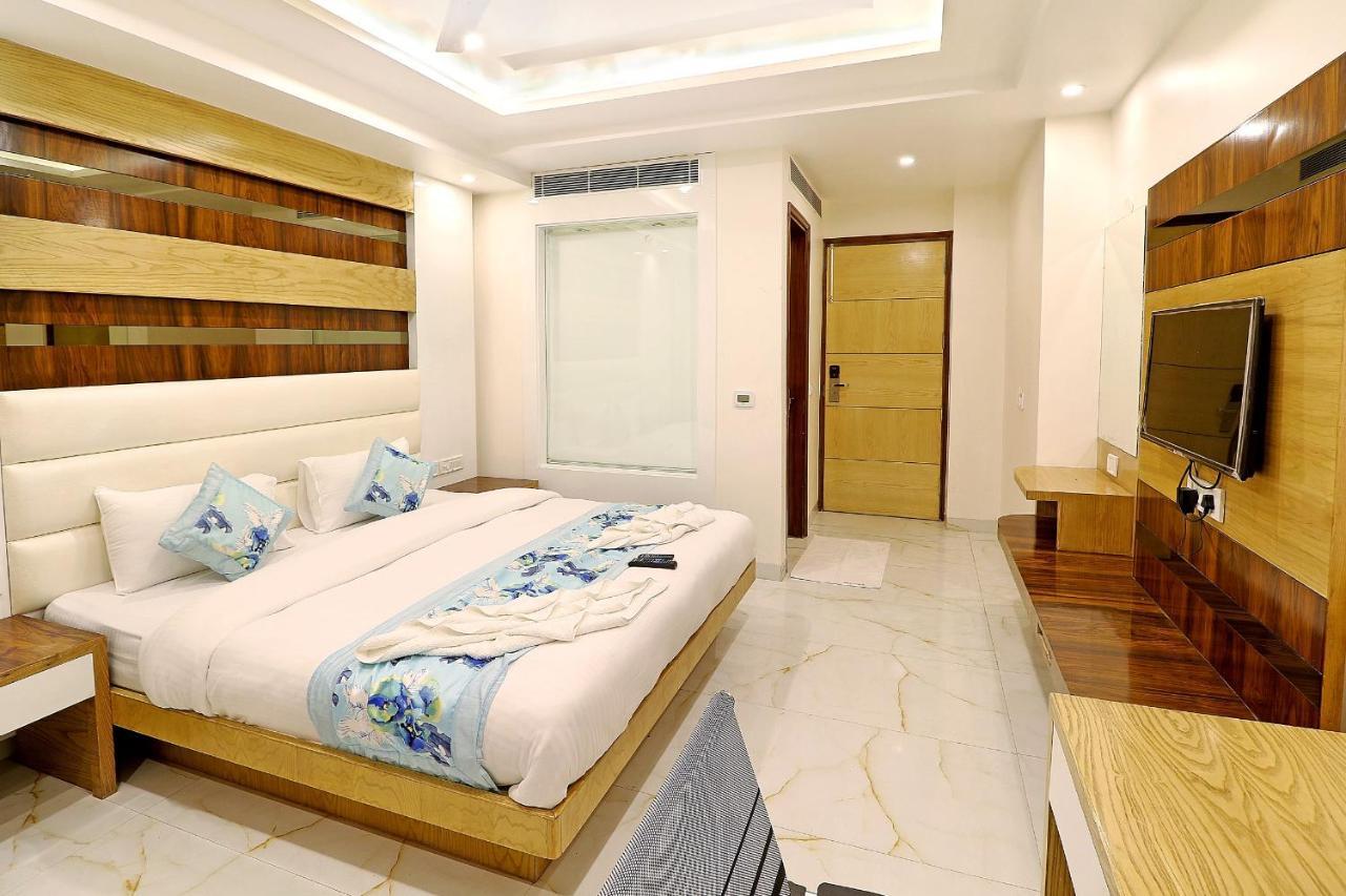 York Legacy -3 Minutes Walk From Railway Station 'the 5 Star Ambience' Newly Built 3* Nova Deli