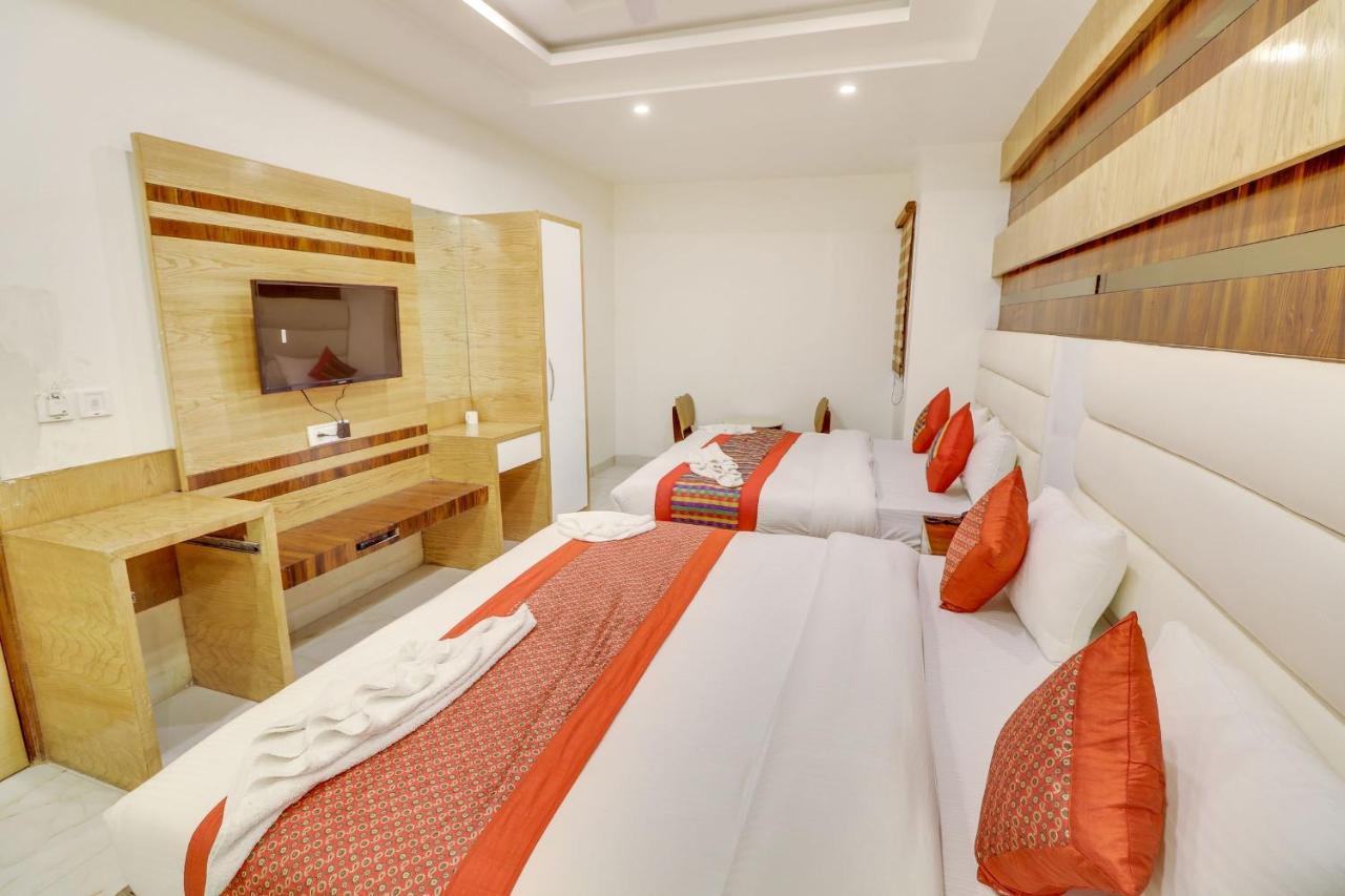 Hotel York Legacy -3 Minutes Walk From Railway Station 'the 5 Star Ambience' Newly Built Nova Deli