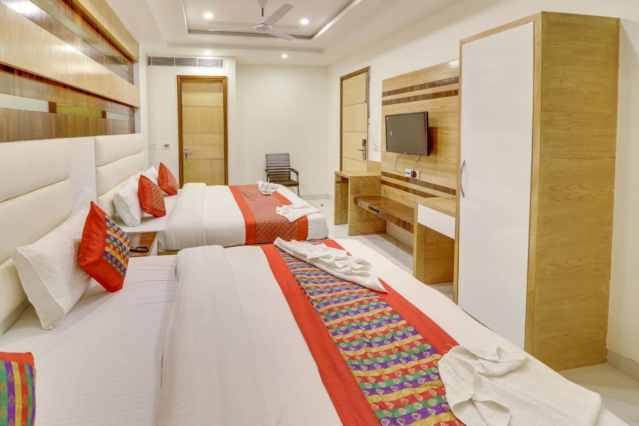 York Legacy -3 Minutes Walk From Railway Station 'the 5 Star Ambience' Newly Built Hotel