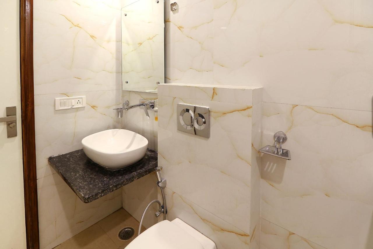 Hotel York Legacy -3 Minutes Walk From Railway Station 'the 5 Star Ambience' Newly Built 3*
