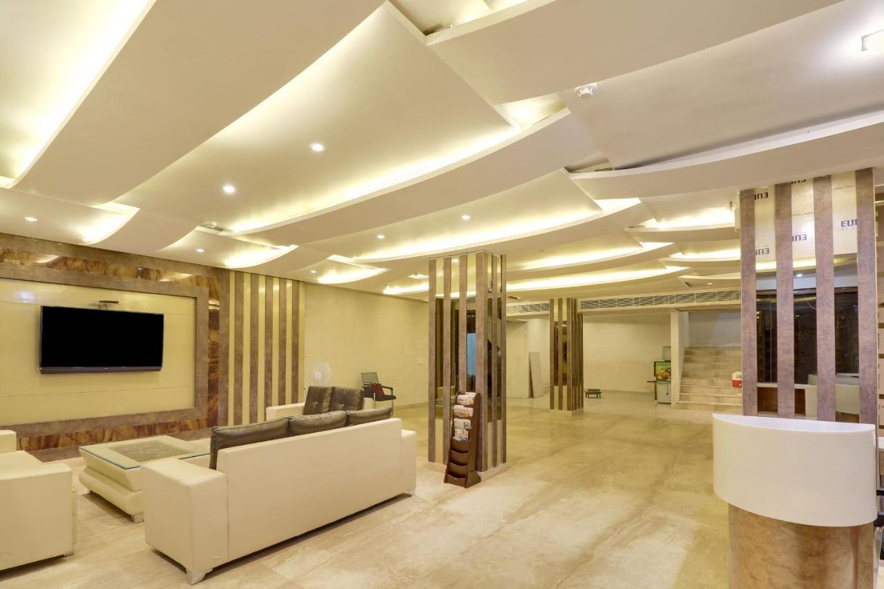 Hotel York Legacy -3 Minutes Walk From Railway Station 'the 5 Star Ambience' Newly Built 3*