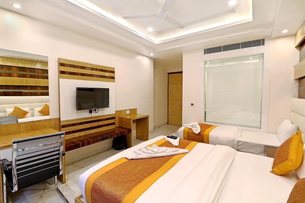 York Legacy -3 Minutes Walk From Railway Station 'the 5 Star Ambience' Newly Built 3*