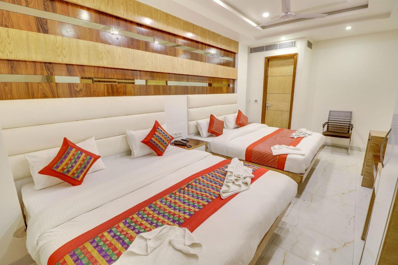 Hotel York Legacy -3 Minutes Walk From Railway Station 'the 5 Star Ambience' Newly Built