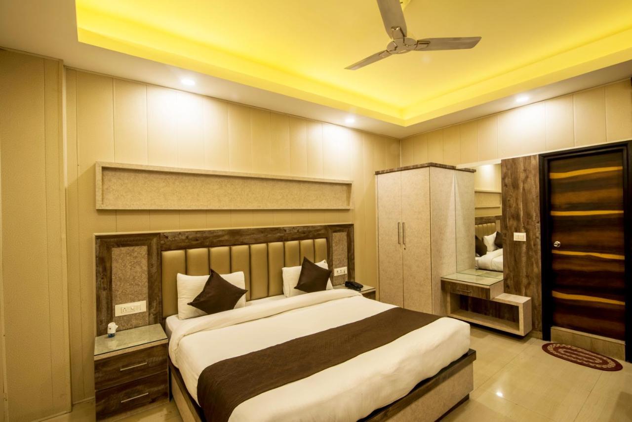 Mahajan International, Delhi Airport 3*