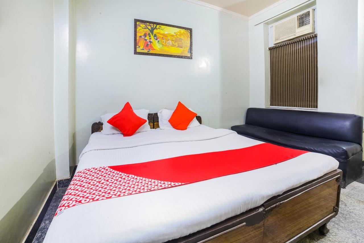 Oyo 70499 Khorwal Pg Hotel New Delhi