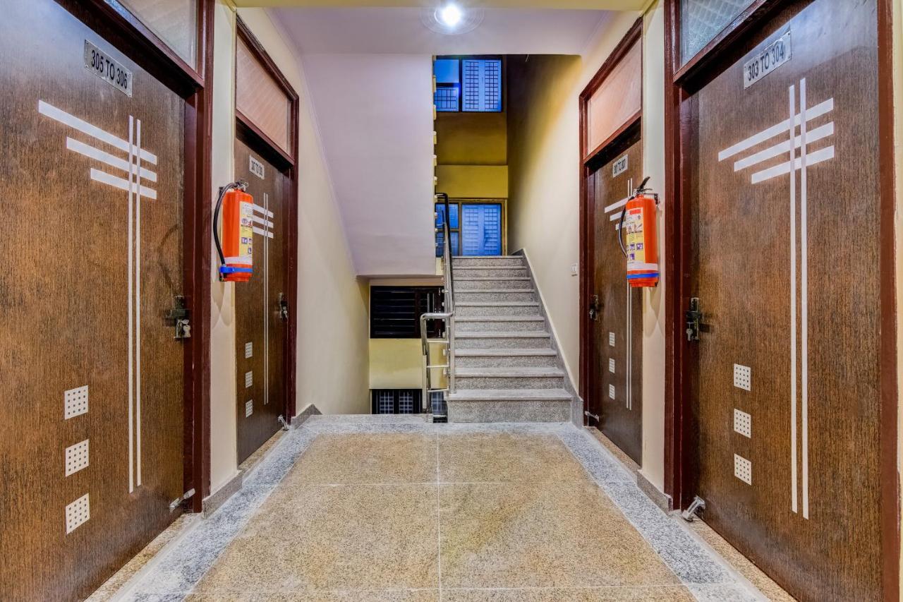 Oyo Flagship Jhankar Road Hotel