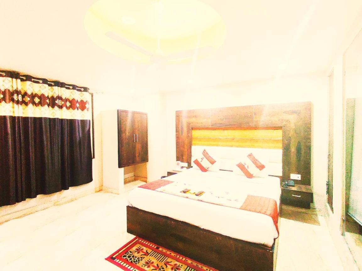 Amour By Rpi 3* New Delhi