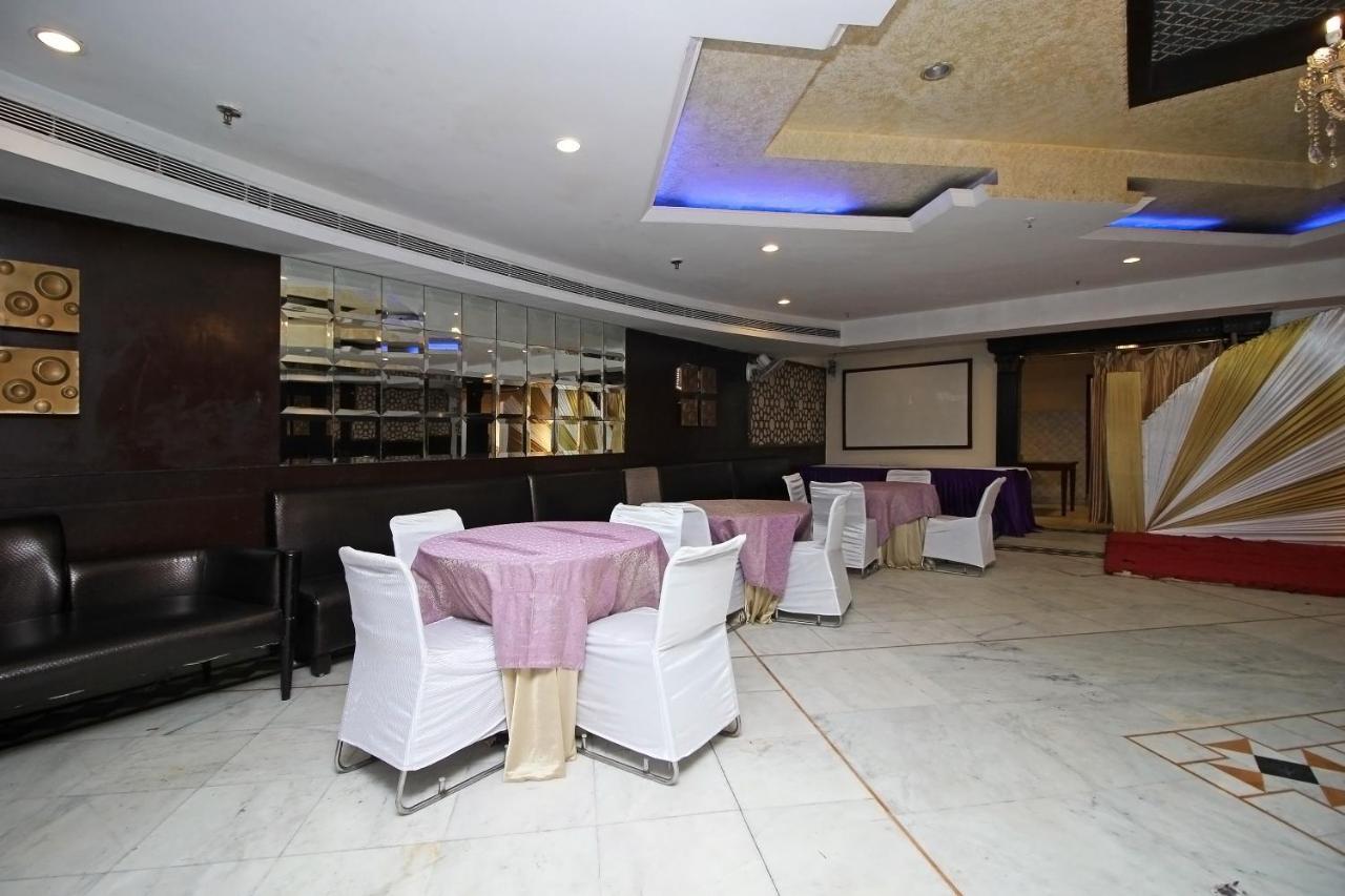 Oyo 5915 Swagath New Delhi