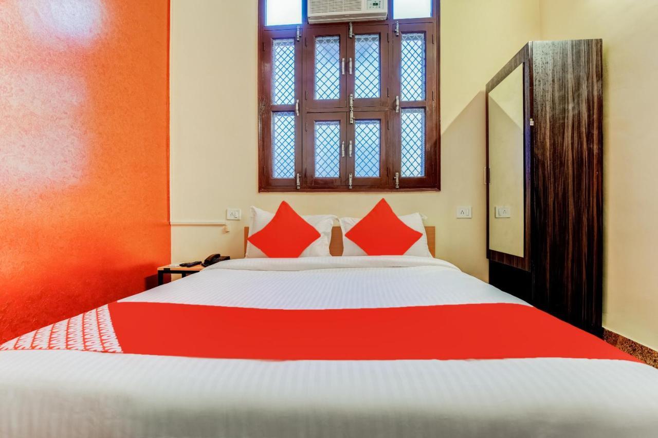 Oyo Flagship Jhankar Road Hotel