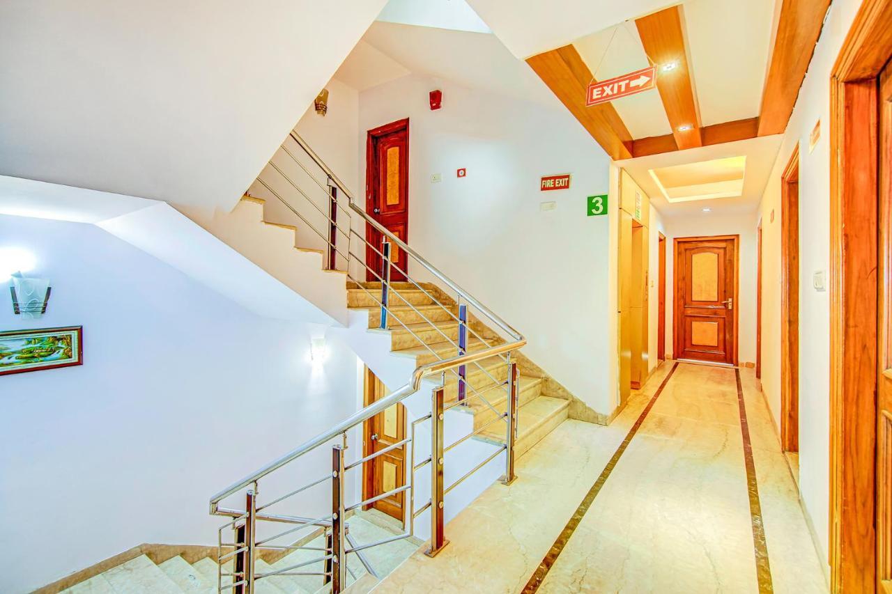 Apra Deluxe Hotel