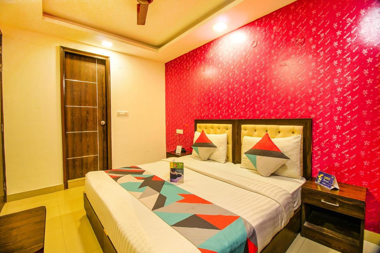 Fabexpress Tp Near Igi Airport Hotel