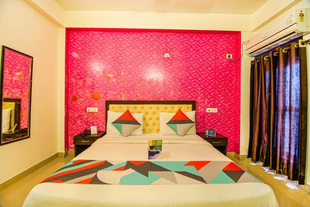 Fabexpress Tp Near Igi Airport Hotel