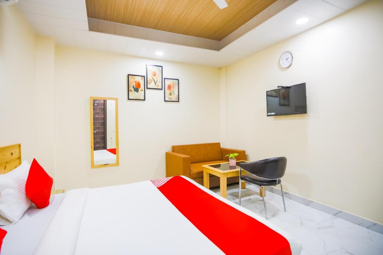 Hotel Oyo 71521 Crown