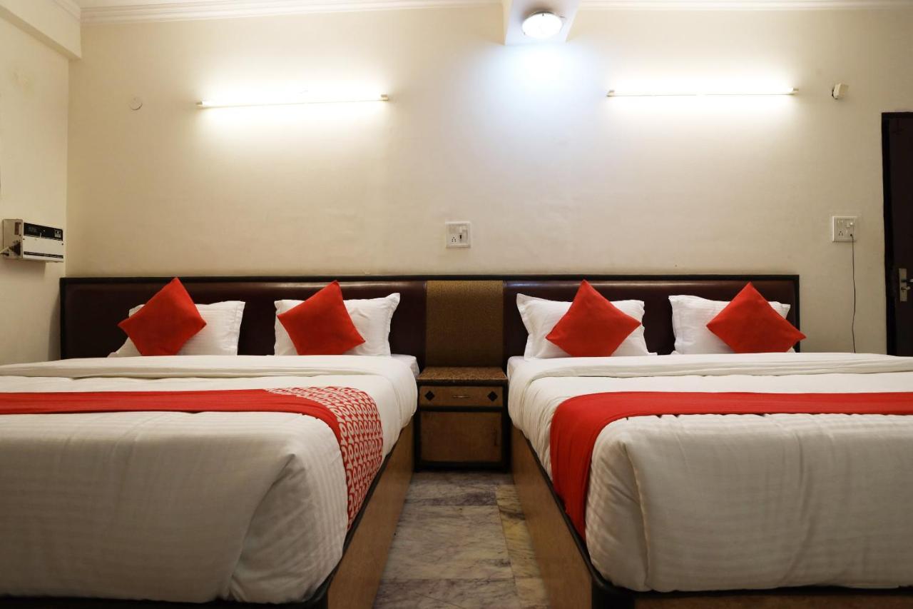 Oyo 60476 Silver Hotel 3*