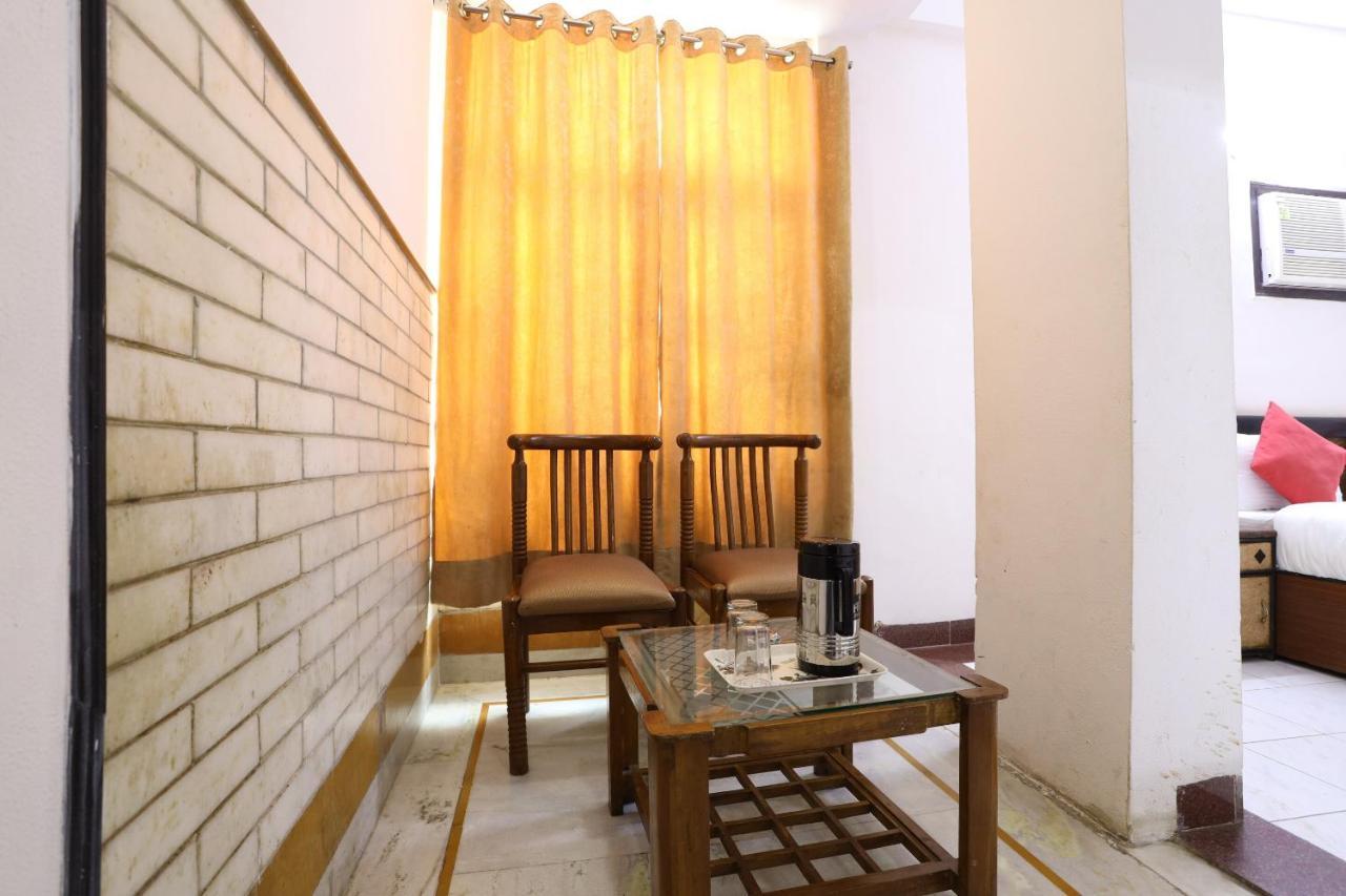 Oyo 60476 Silver 3* Delhi (National Capital Territory of India)