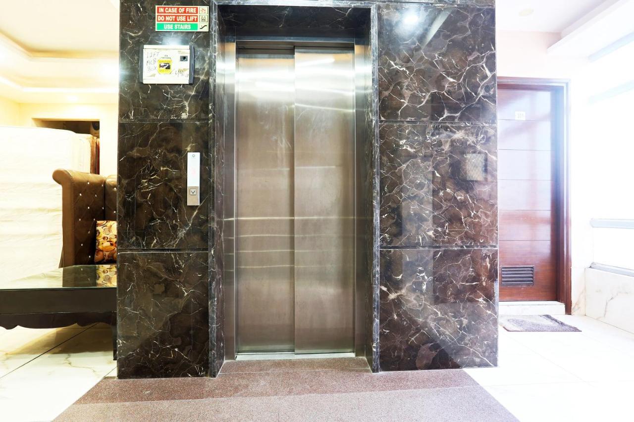 Capital O 23188 Glory 3* New Delhi