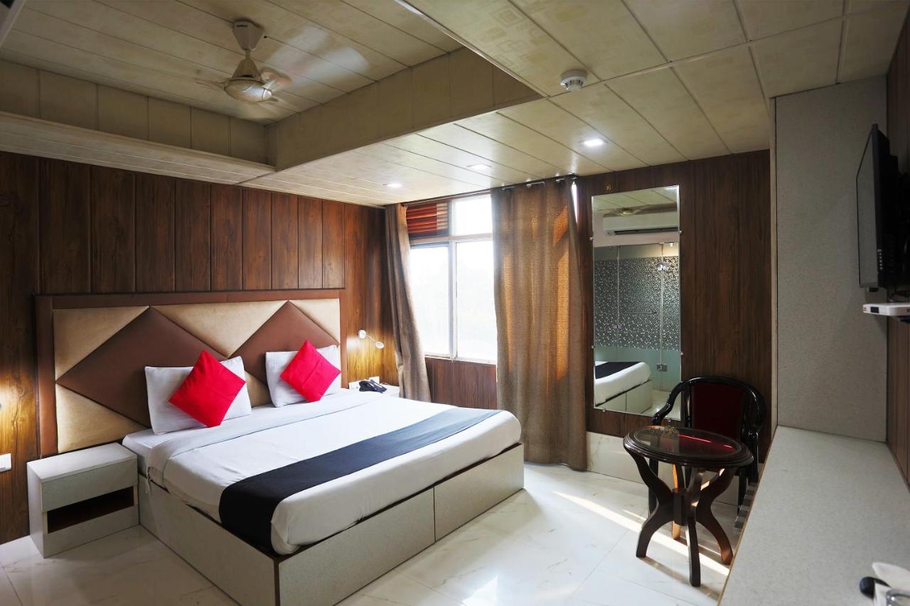 Capital O 23188 Glory Hotel New Delhi