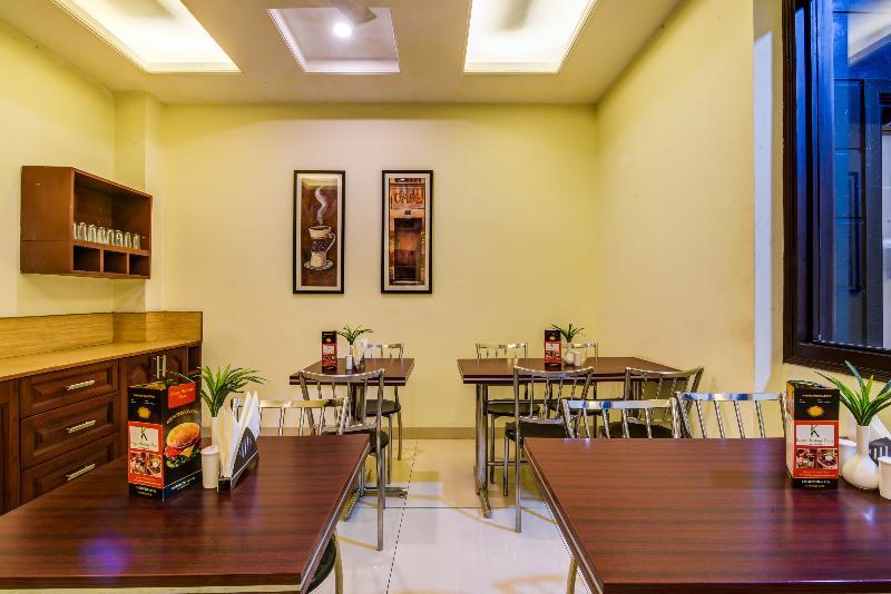 Treebo Kings Plaza Hotel