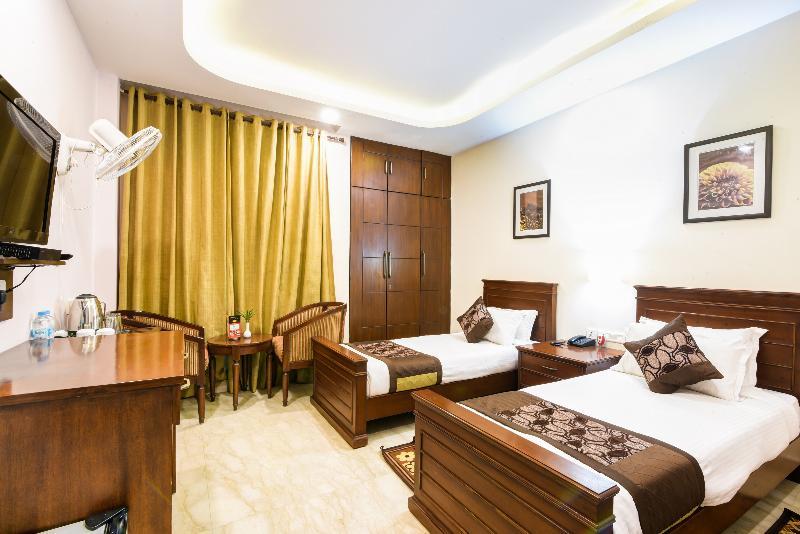 Treebo Kings Plaza Hotel 2*