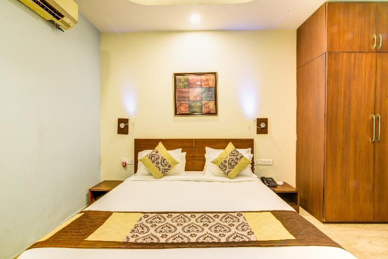 Treebo Kings Plaza Hotel 2*