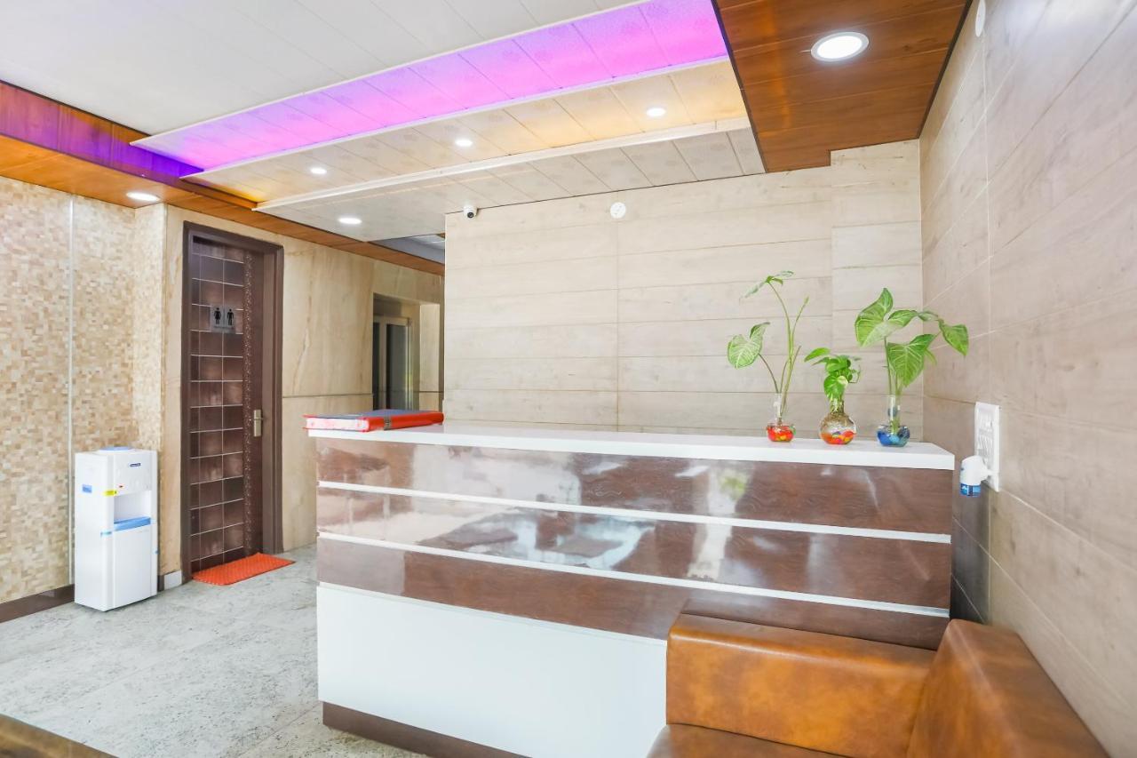 Oyo 71521 Crown Hotel Delhi (National Capital Territory of India)