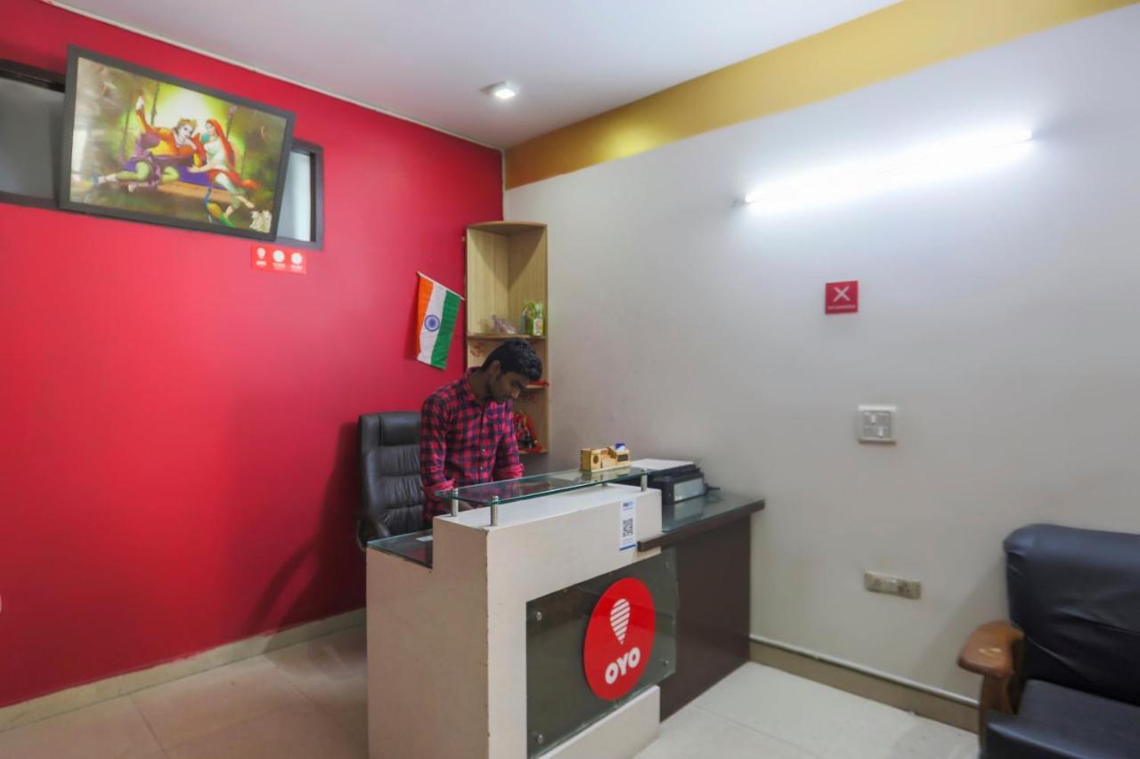 Hotel Oyo 66487 Delight Homes Kalkaji Devi