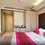 Hotel Royal Grand - Opposite Axis Bank East Patel Nagar