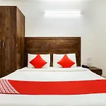 Oyo Flagship 76030 Ashok Park Metro Inn