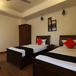 Hotel Clark Heights