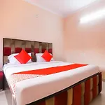 Oyo 77819 Shahdara Inn