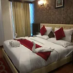 Hotel Signature Grand