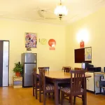 Oyo Home Baikunth Kuteer Near Dilli Haat Ina