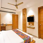 Hotel Fortuner Karol Bagh Just 1 Km From New Delhi Railway Station