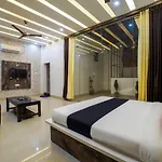 Hotel Ivy Plaza Near Igi Airport