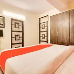 Oyo Rohini Inn Near Rithala Metro Station