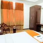 Roomshala 038 Imperial Inn - Nehru Enclave