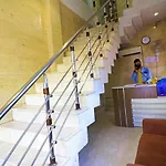 Hotel Pathway Near Delhi Airport