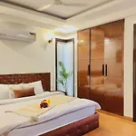 Roomshala Luxurious Studio Apartment In South Extension