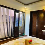 Roomshala Luxurious Studio Apartment In South Extension
