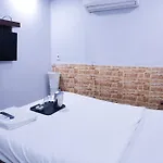 Mannat Stay Hotel - Laxmi Nagar