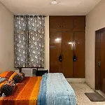 Metronest Stays: Apartment In South Delhi