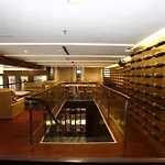 Plutos Hotel