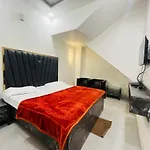 Roomshala 152 Hotel Sukoon - Ramesh Nagar Metro Station