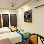 Hotel Grand Ivy Plaza