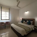 Hotel Green Castle