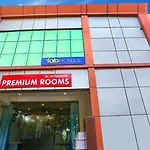 Fabexpress Premium Rooms Near Yashobhoomi
