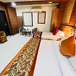 Airport Hotel Nysha Palace