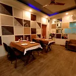 Hotel Oppera Mahipalpur - Delhi Airport